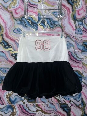 LIKE NEW FASHION NOVA White & Black Ruffle 96 Red Graphic Baby Puff Skirt Top ❤️
